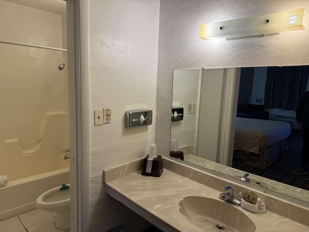 Americas Best Value Inn Wendover Δωμάτιο φωτογραφία