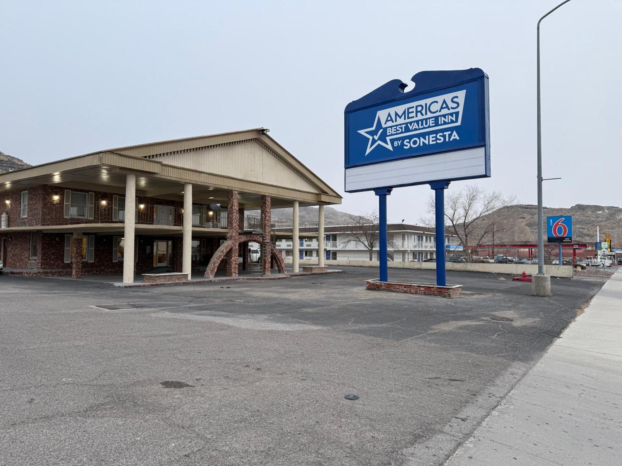 Americas Best Value Inn Wendover Εξωτερικό φωτογραφία